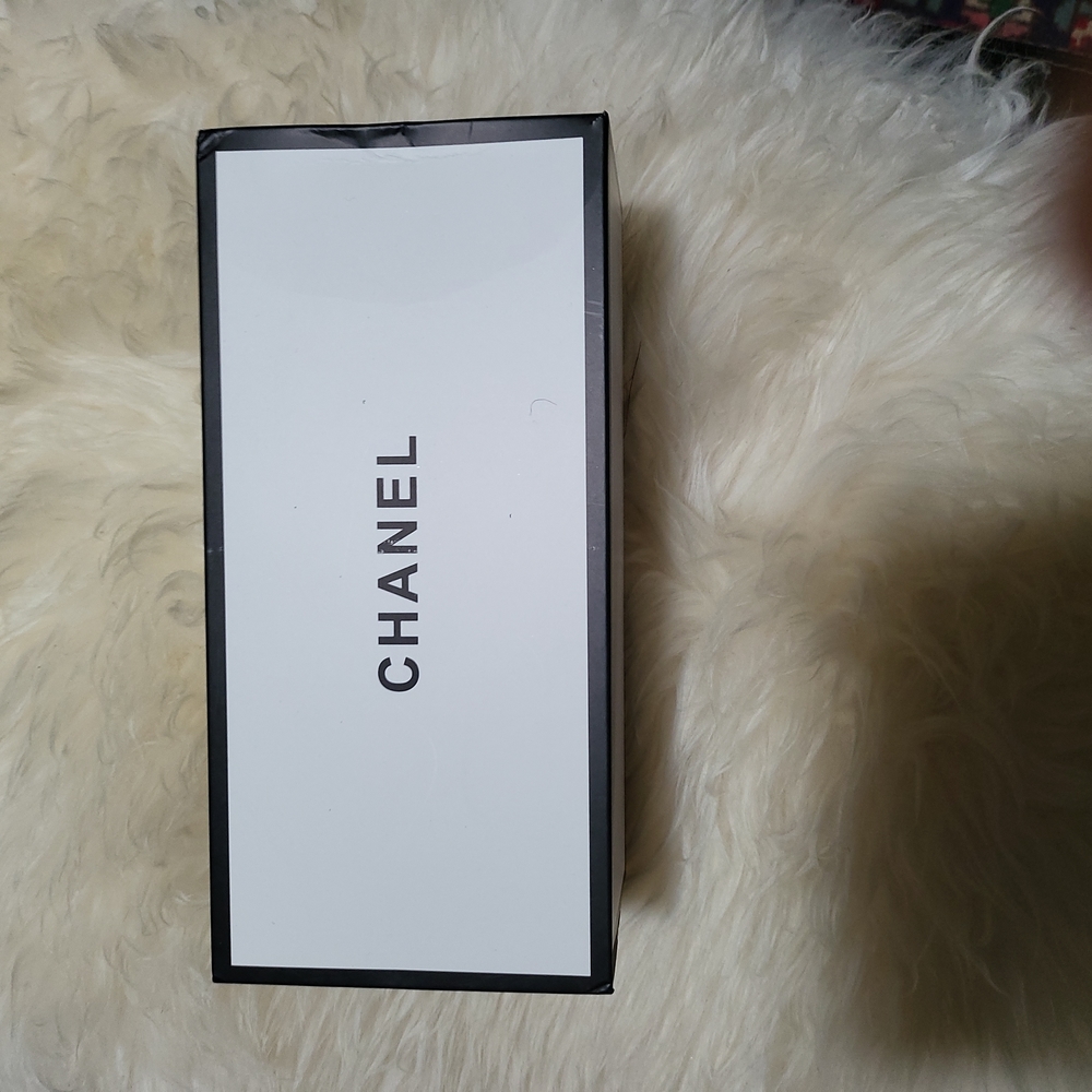 Chanel box